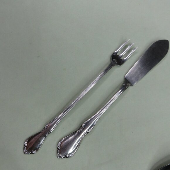 Oneida Chateau Lot of 5 Pie Butter Teaspoon Iced Tea Cocktail Seafood Forks - Picture 3 of 4